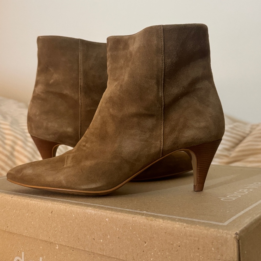Dolce Vita Tan Suede Ankle Booties